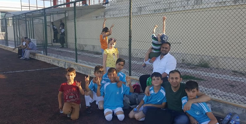&uuml;lk&uuml; spor saha kenar&inodot;