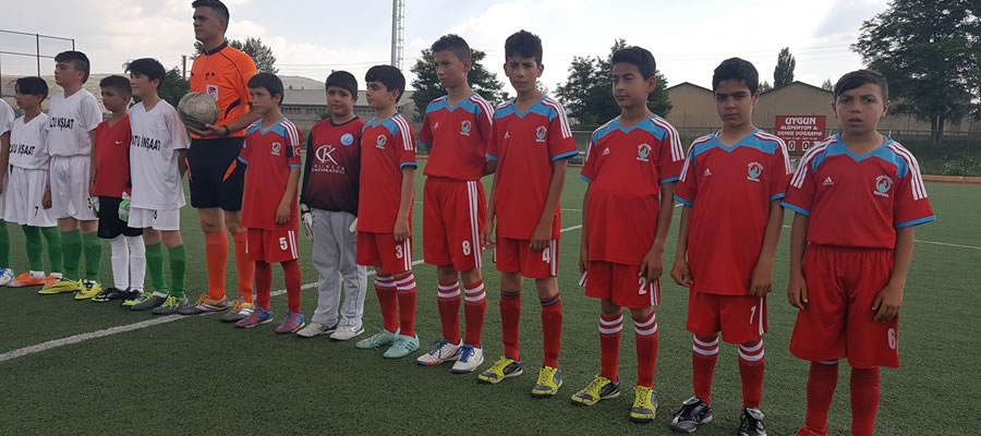 &uuml;lk&uuml; spor futbolcular&inodot;